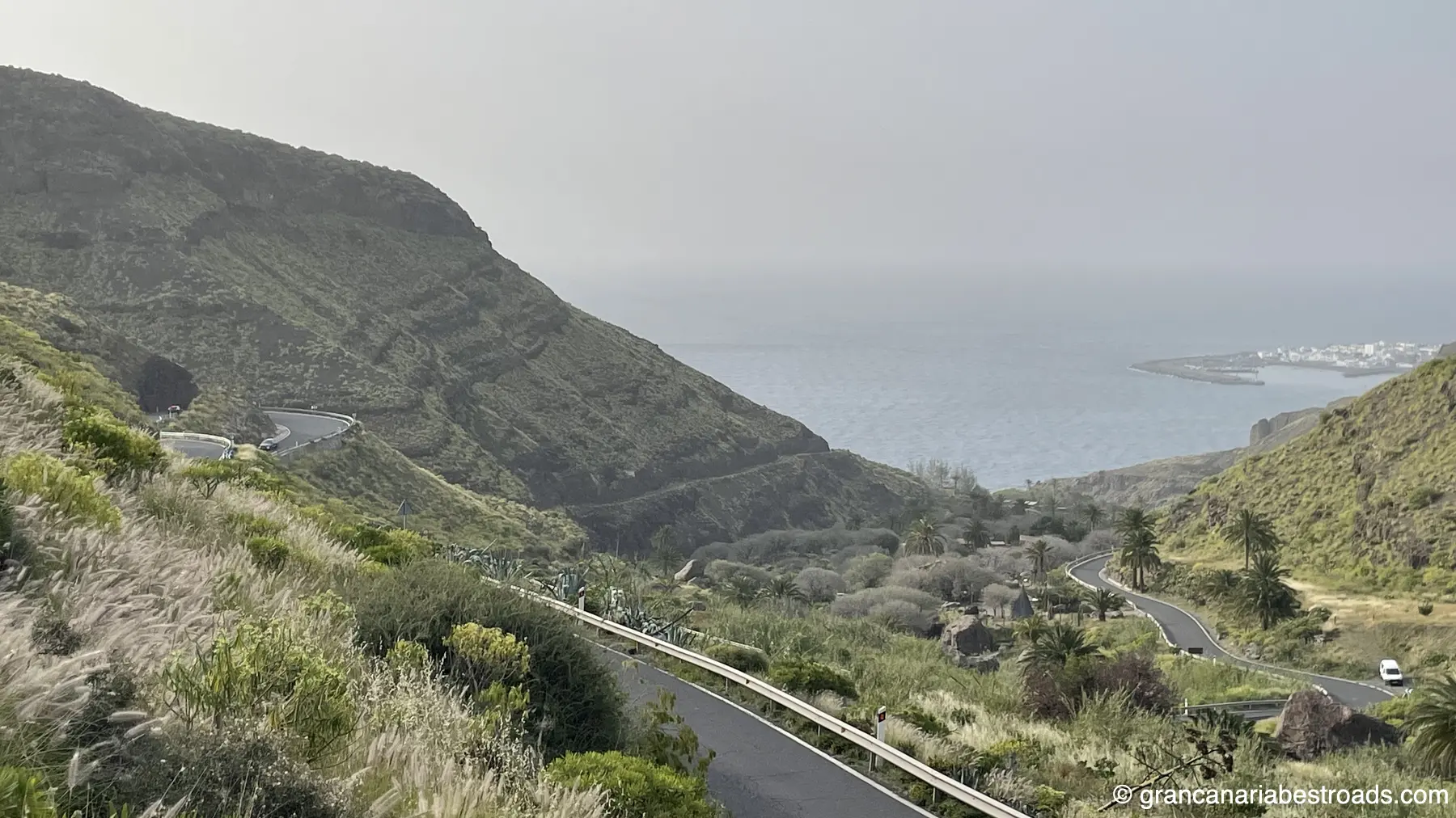 GC-200: Road with a view of Puerto de Las Nieves