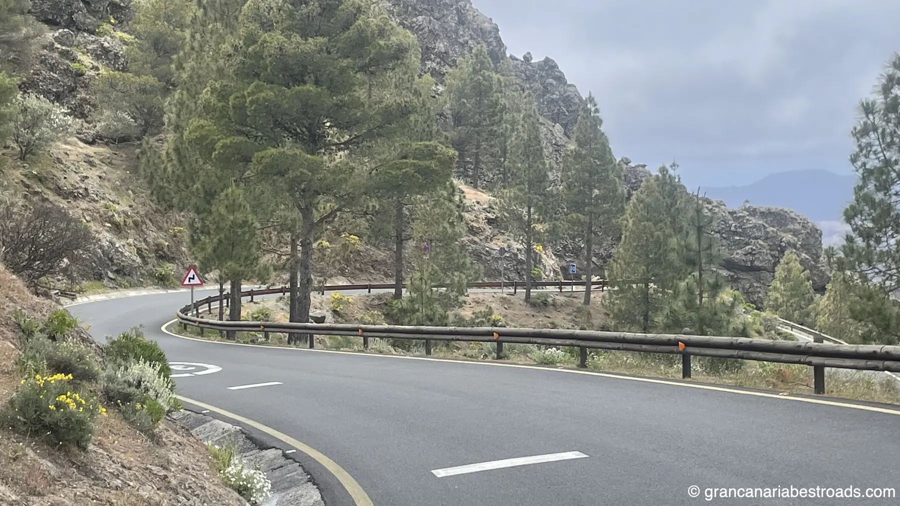 GC 600: a scenic overlook past Roque Nublo where the view stretches all the way to the ocean